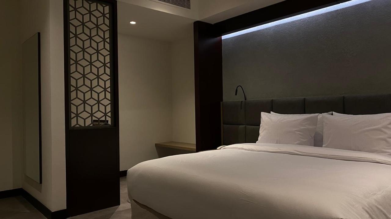 דובאי Sitara Hotel Apartment מראה חיצוני תמונה