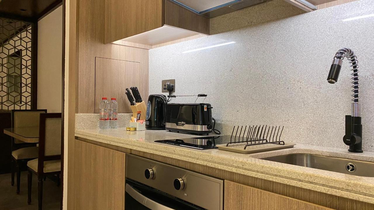 דובאי Sitara Hotel Apartment מראה חיצוני תמונה