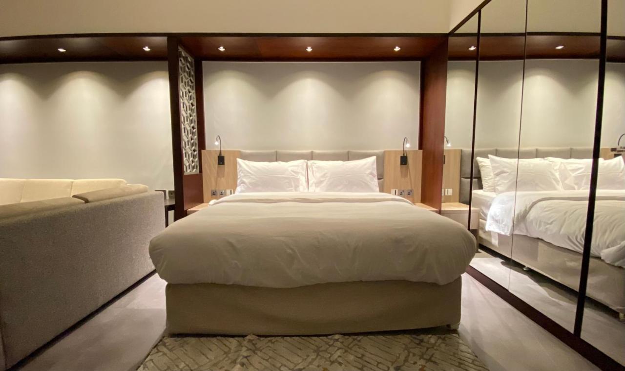 דובאי Sitara Hotel Apartment מראה חיצוני תמונה