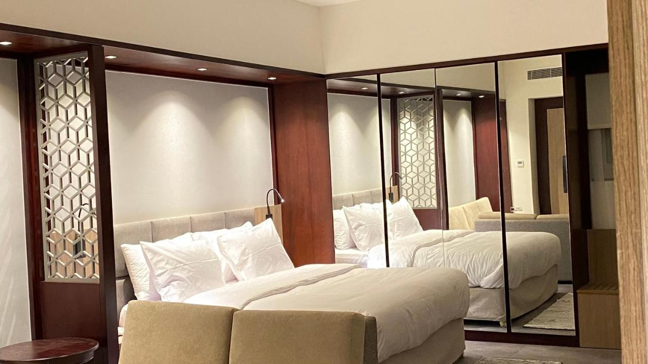 דובאי Sitara Hotel Apartment מראה חיצוני תמונה