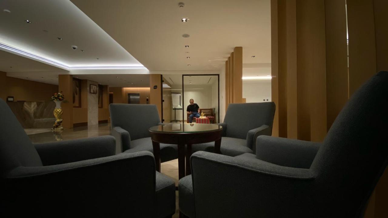 דובאי Sitara Hotel Apartment מראה חיצוני תמונה