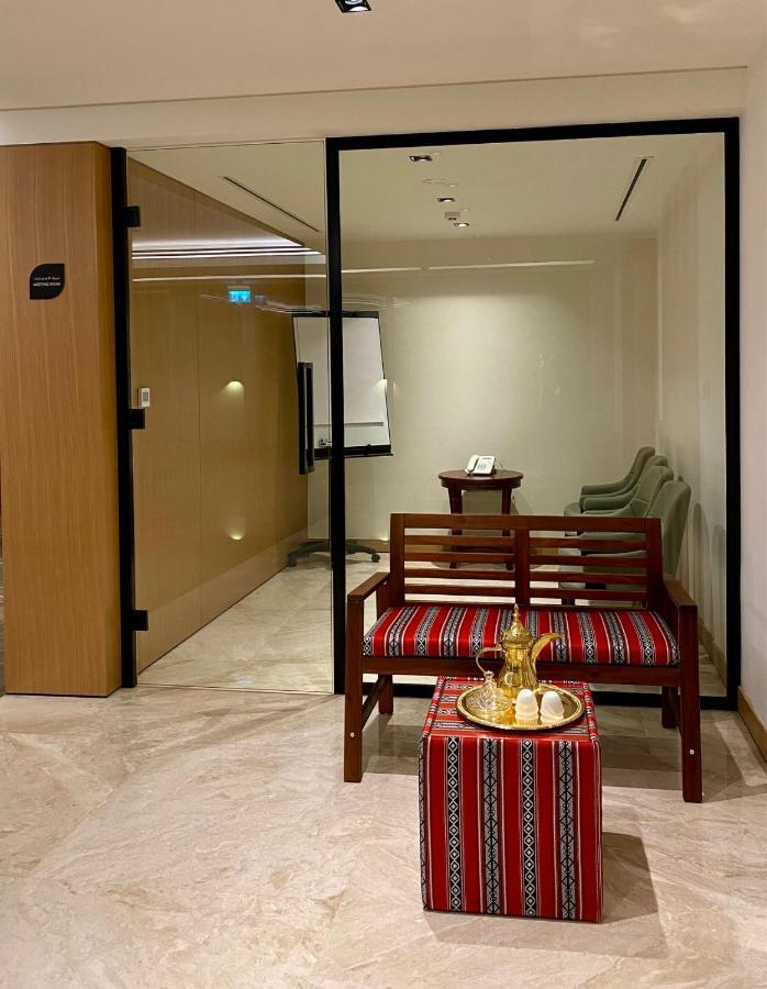 דובאי Sitara Hotel Apartment מראה חיצוני תמונה