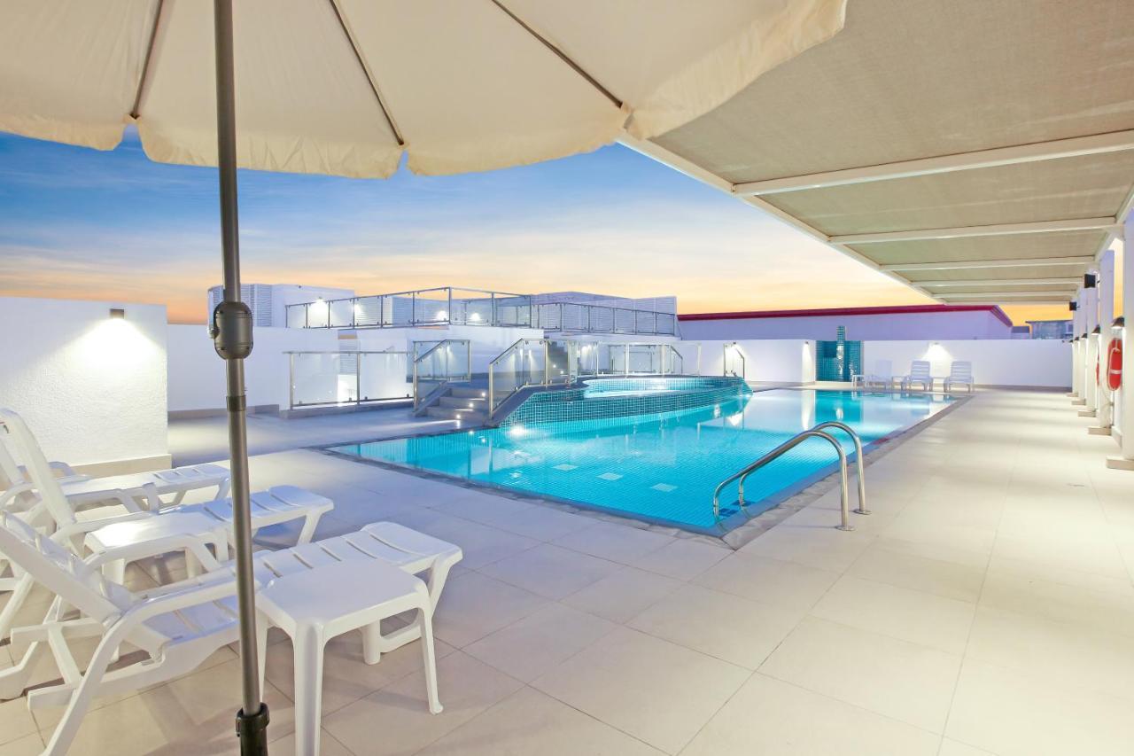 דובאי Sitara Hotel Apartment מראה חיצוני תמונה