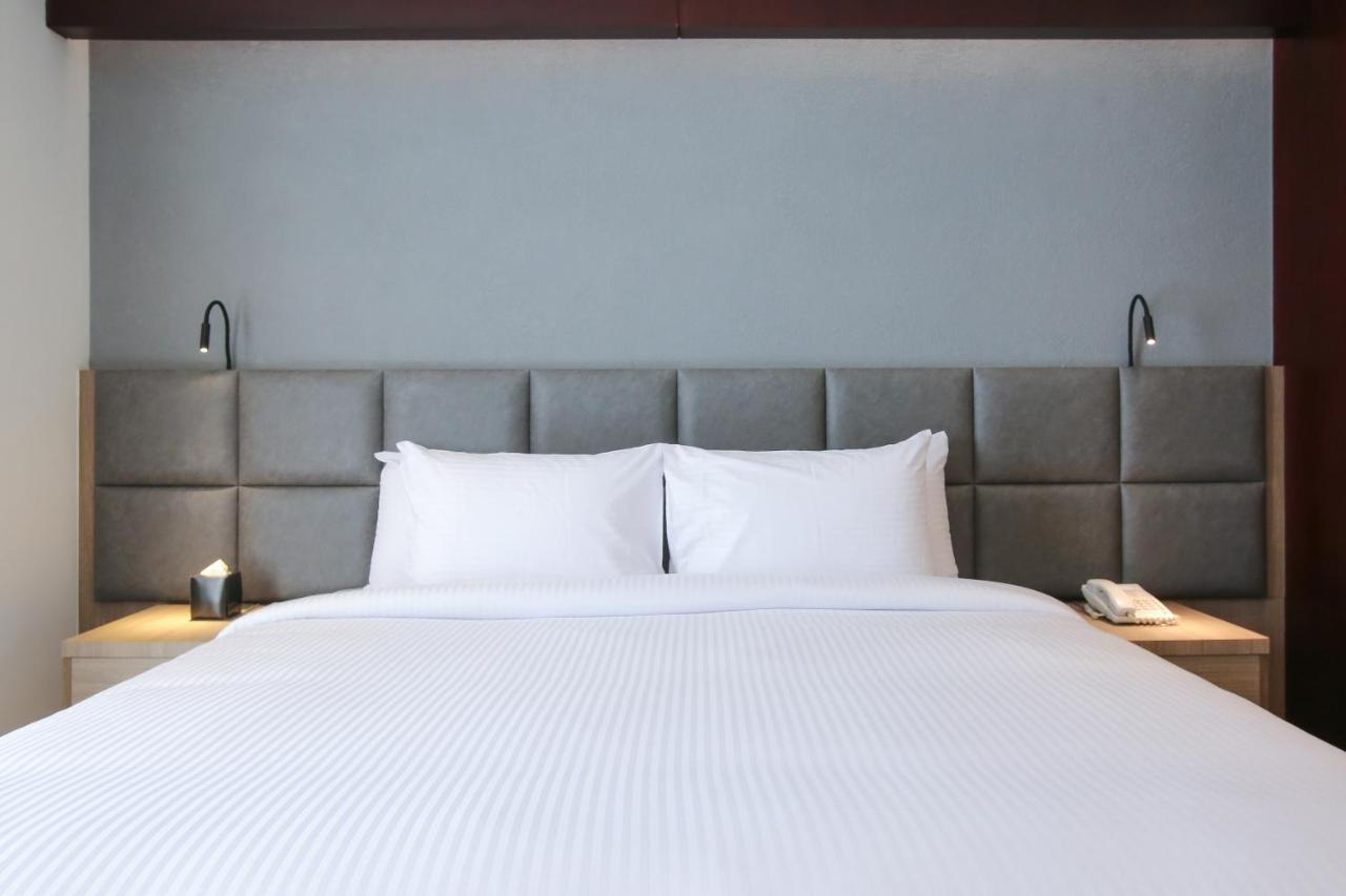 דובאי Sitara Hotel Apartment מראה חיצוני תמונה