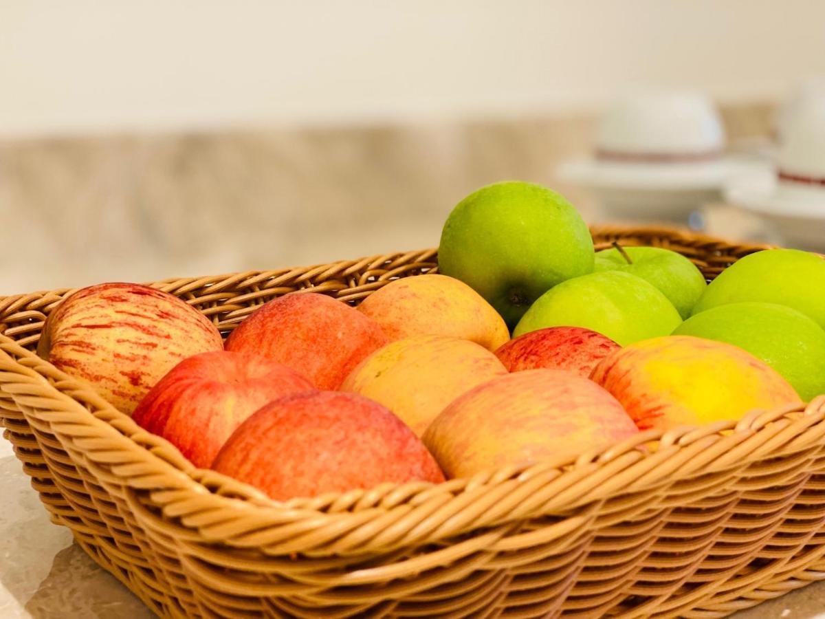 דובאי Sitara Hotel Apartment מראה חיצוני תמונה