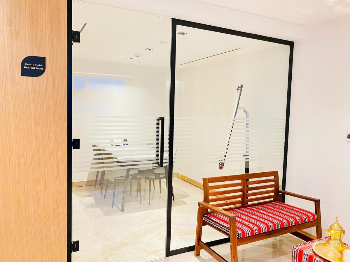 דובאי Sitara Hotel Apartment מראה חיצוני תמונה